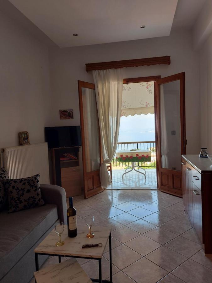 George'S Apartment Loutraki  Eksteriør billede