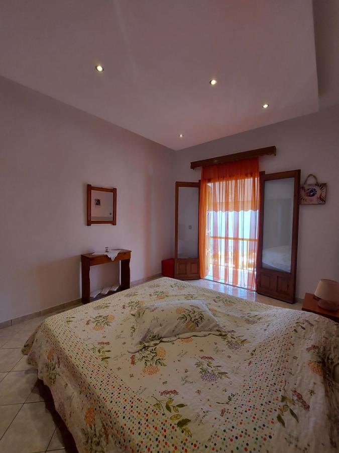 George'S Apartment Loutraki  Eksteriør billede